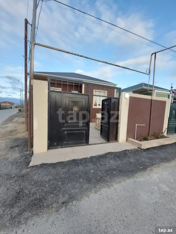 Satılır 3 otaqlı həyət evi