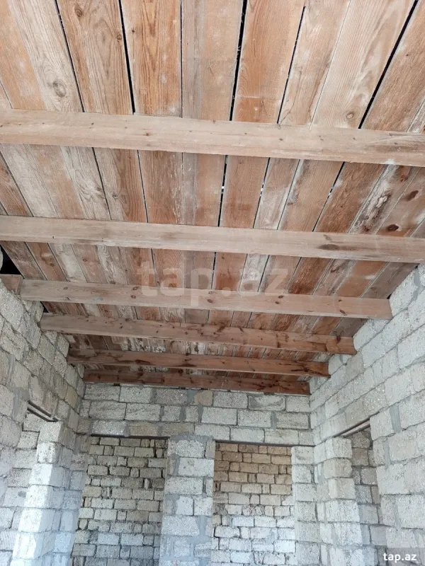 Satılır 5 otaqlı həyət evi 240 m²