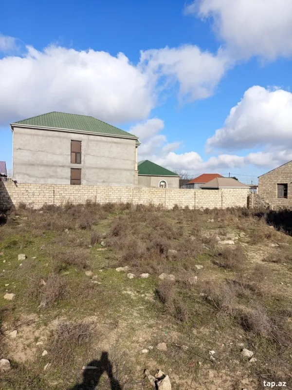 Satılır 5 otaqlı həyət evi 240 m²