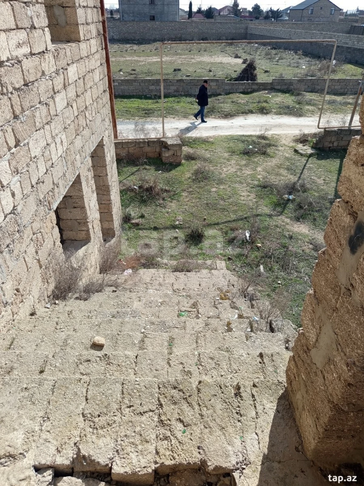 Satılır 5 otaqlı həyət evi 240 m²