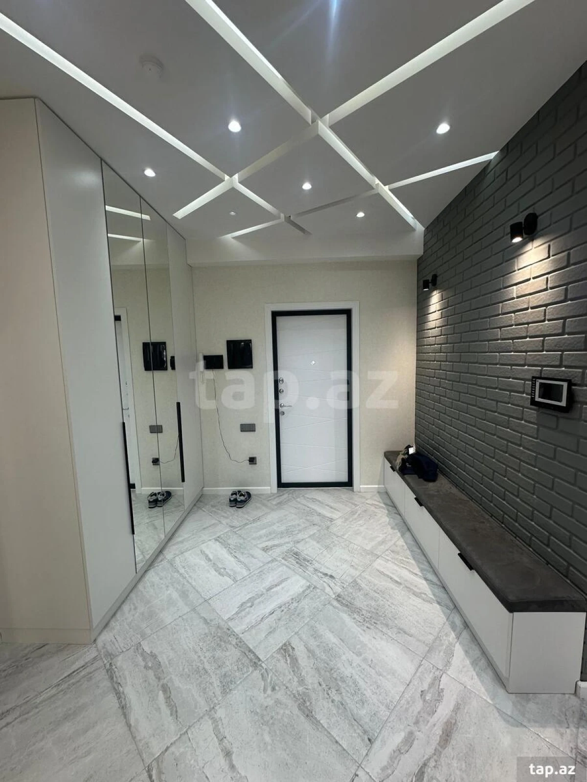 Satılır 3 otaqlı yeni tikili 90 m²