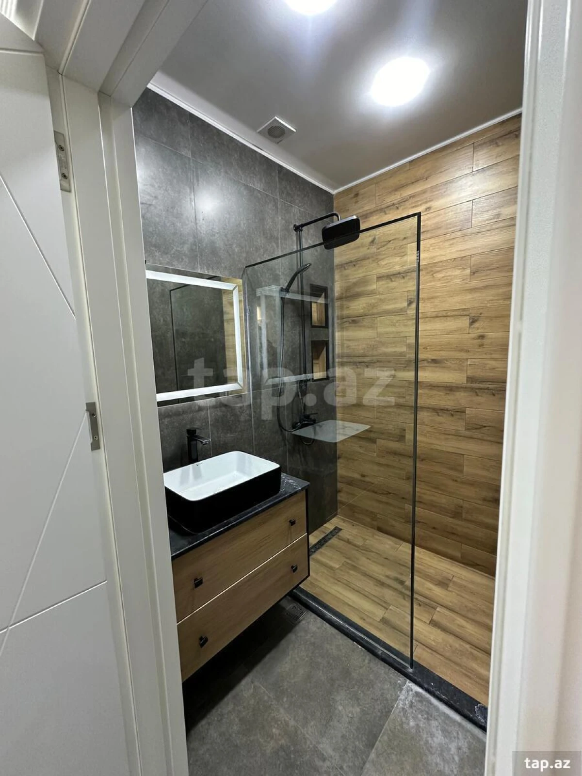 Satılır 3 otaqlı yeni tikili 90 m²