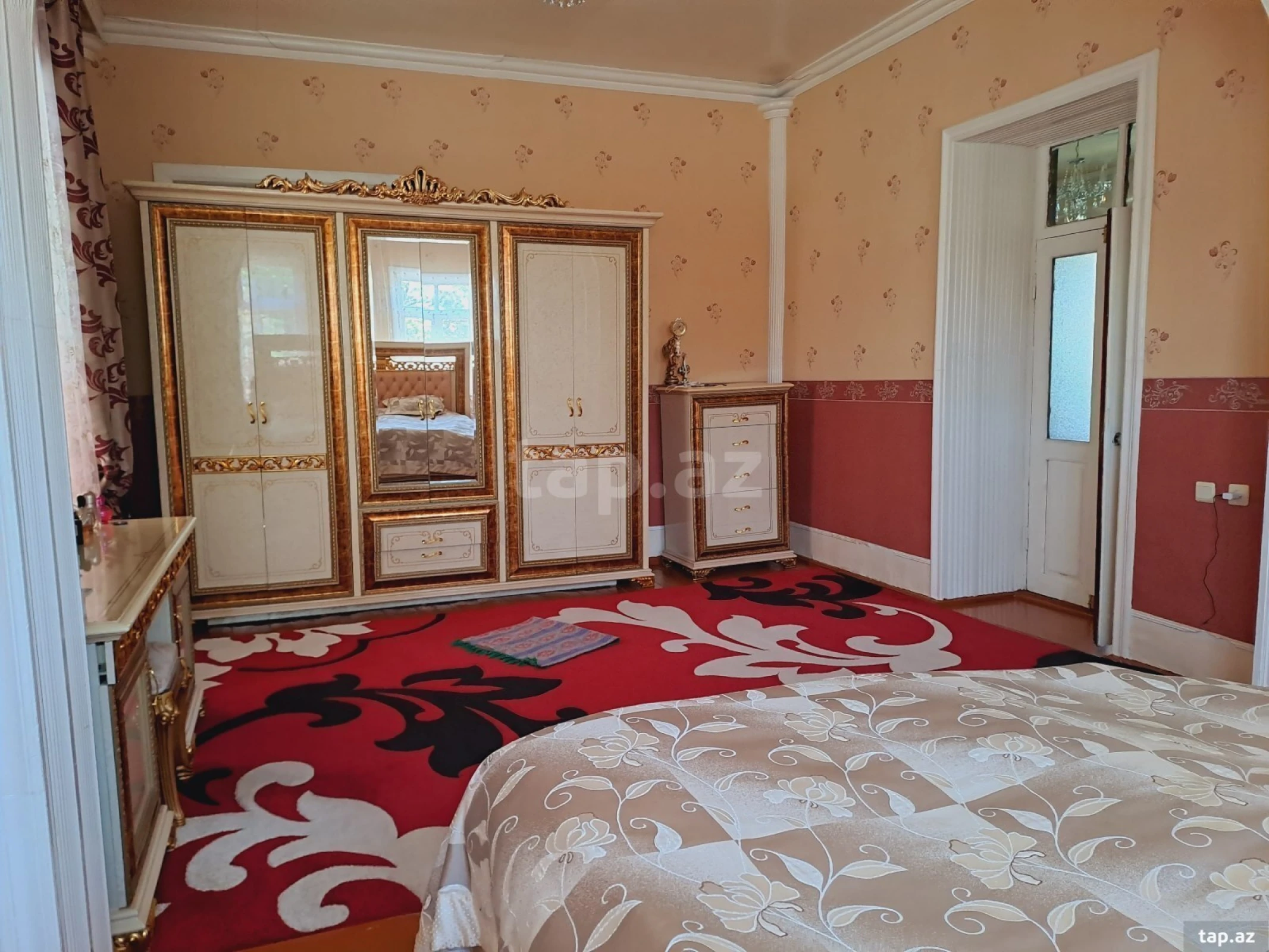 Satılır 5 otaqlı həyət evi