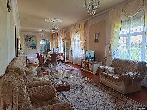 Satılır 5 otaqlı həyət evi
