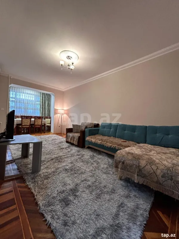 Kirayə verilir 2 otaqlı mənzil 70 m²