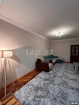 Kirayə verilir 2 otaqlı mənzil 70 m²