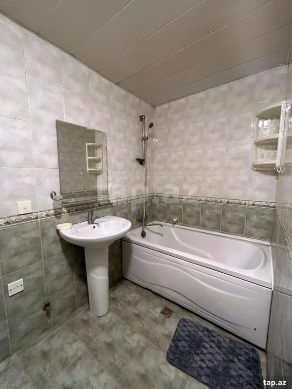 Kirayə verilir 2 otaqlı mənzil 70 m²