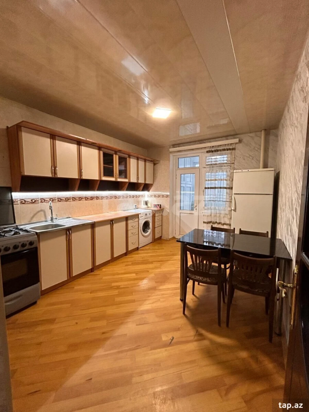 Kirayə verilir 2 otaqlı mənzil 70 m²