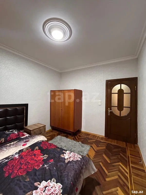 Kirayə verilir 2 otaqlı mənzil 70 m²