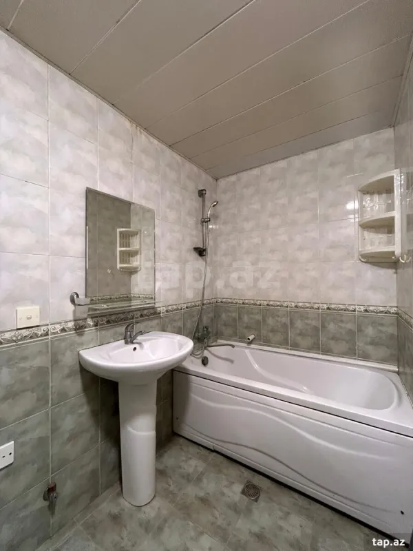 Kirayə verilir 2 otaqlı mənzil 70 m²