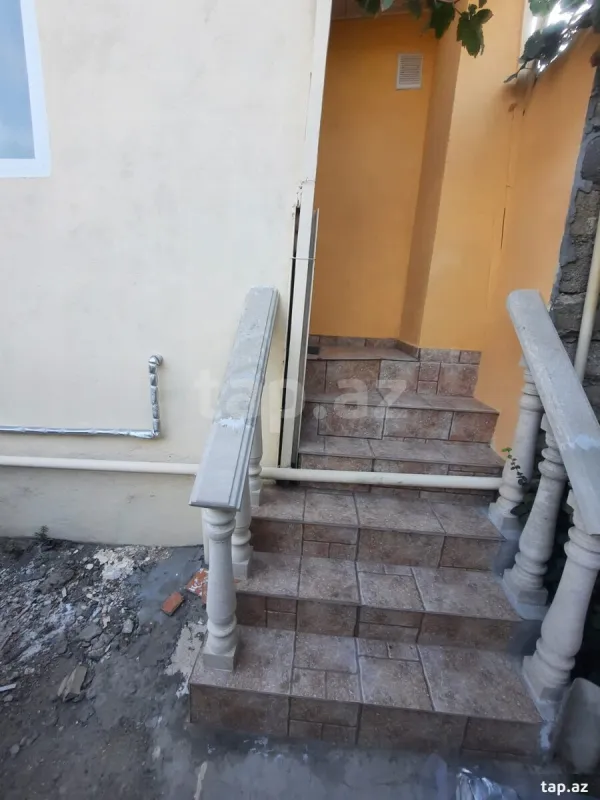 Satılır 5 otaqlı həyət evi