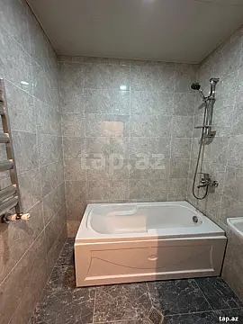 Kirayə verilir 3 otaqlı yeni tikili 80 m²