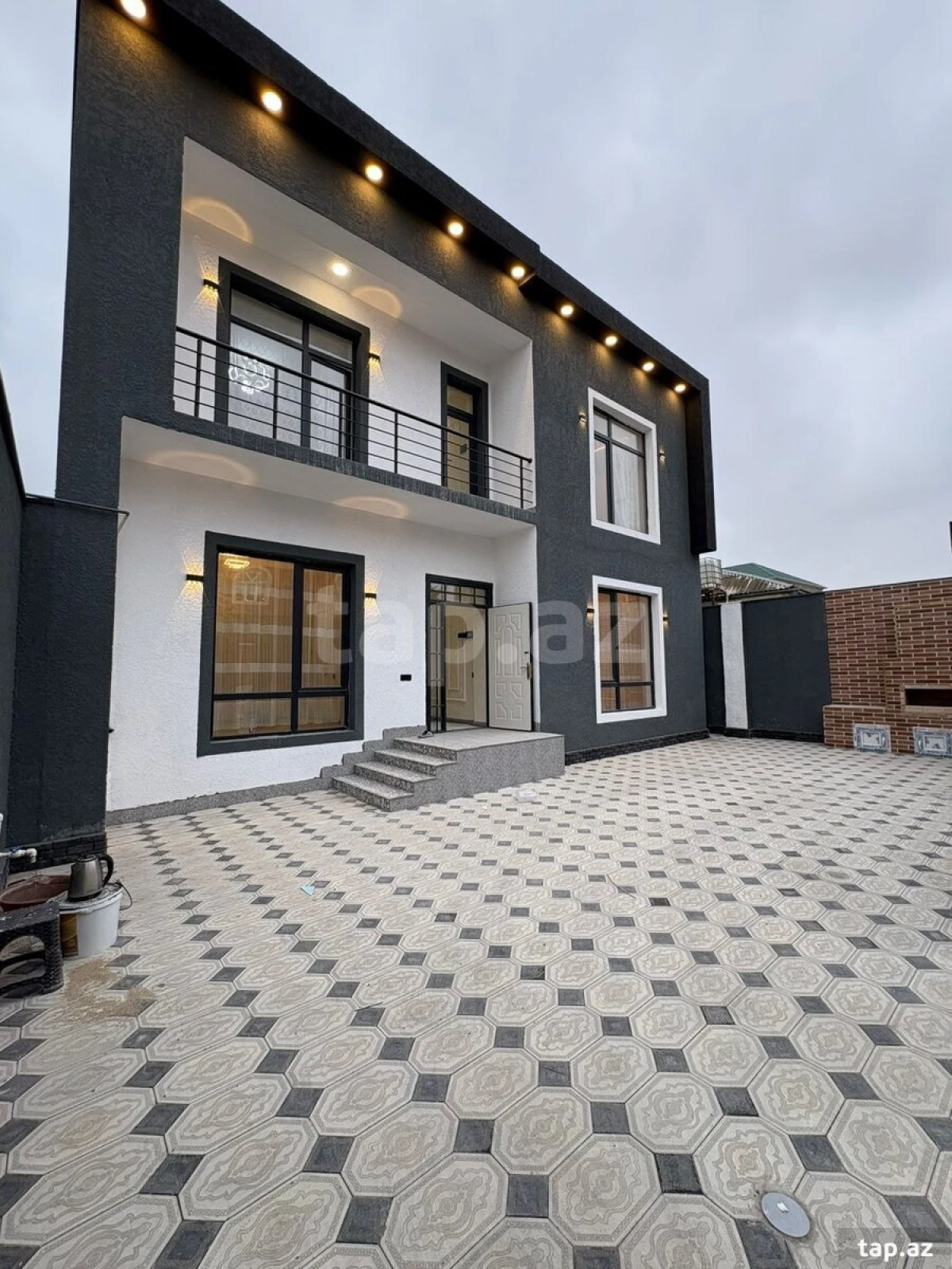 Satılır 5 otaqlı həyət evi