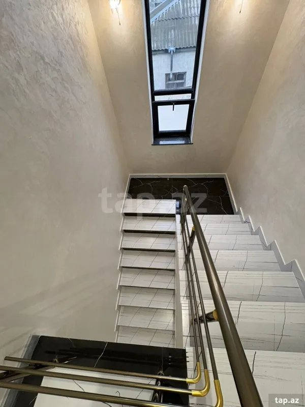 Satılır 5 otaqlı həyət evi