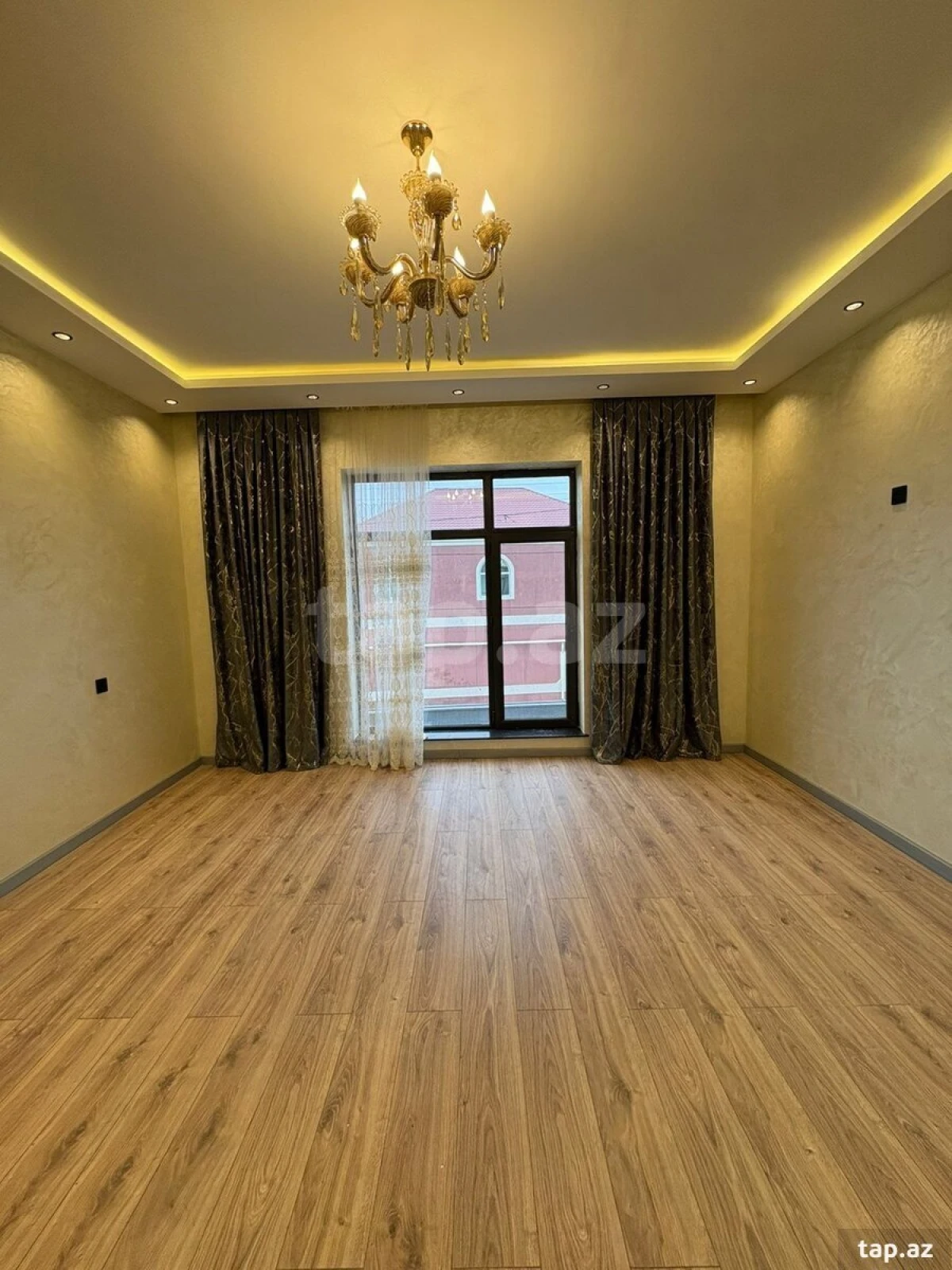 Satılır 5 otaqlı həyət evi