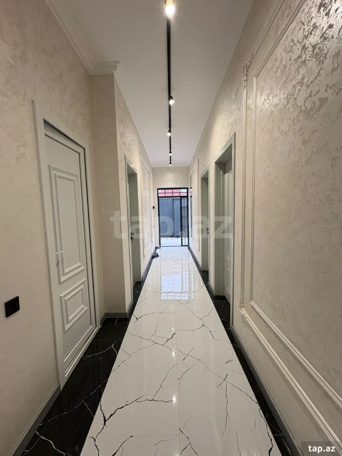 Satılır 5 otaqlı həyət evi