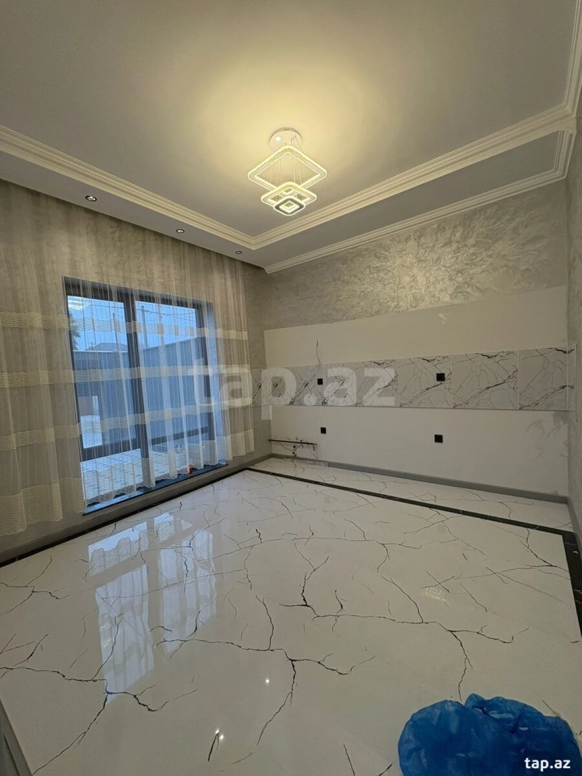 Satılır 5 otaqlı həyət evi