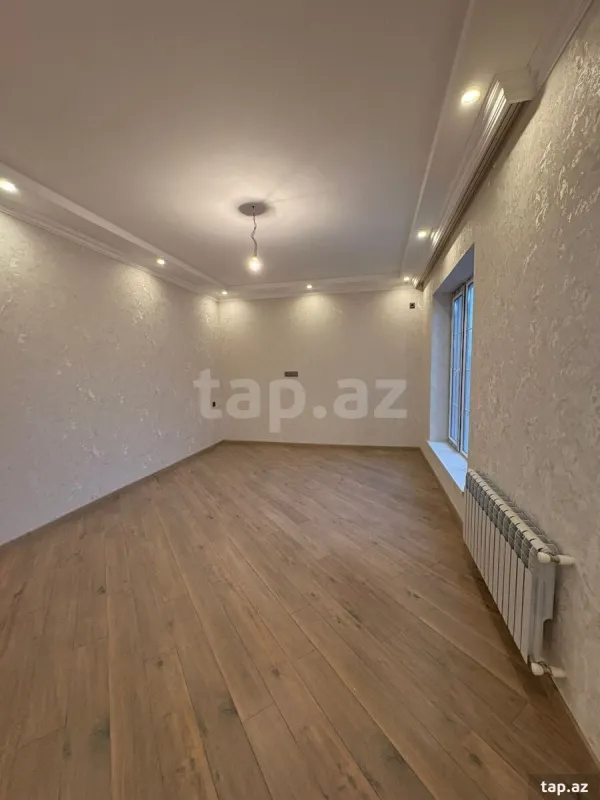 Satılır 8 otaqlı həyət evi