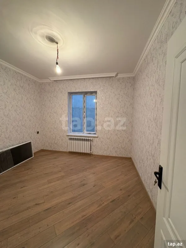 Satılır 8 otaqlı həyət evi