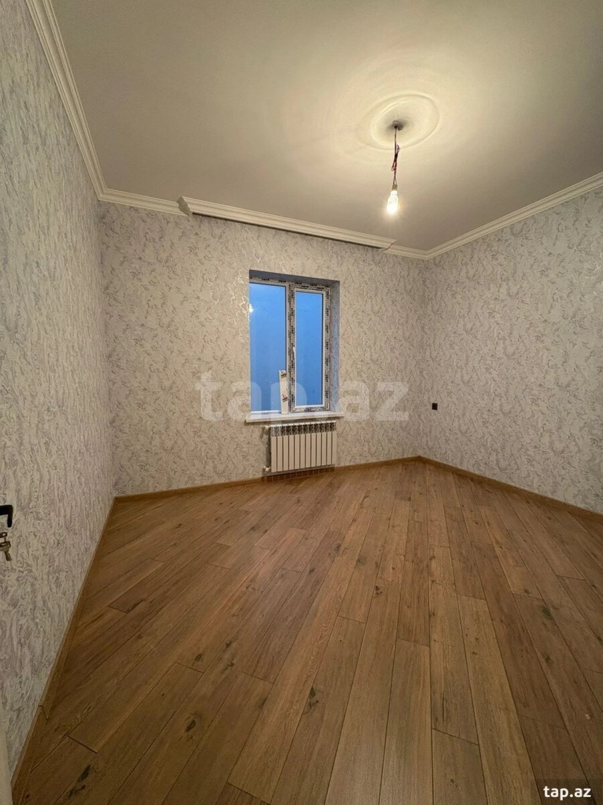 Satılır 8 otaqlı həyət evi