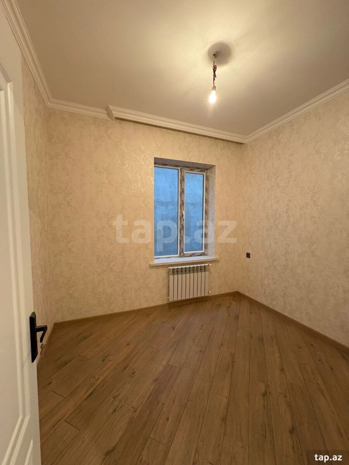 Satılır 8 otaqlı həyət evi