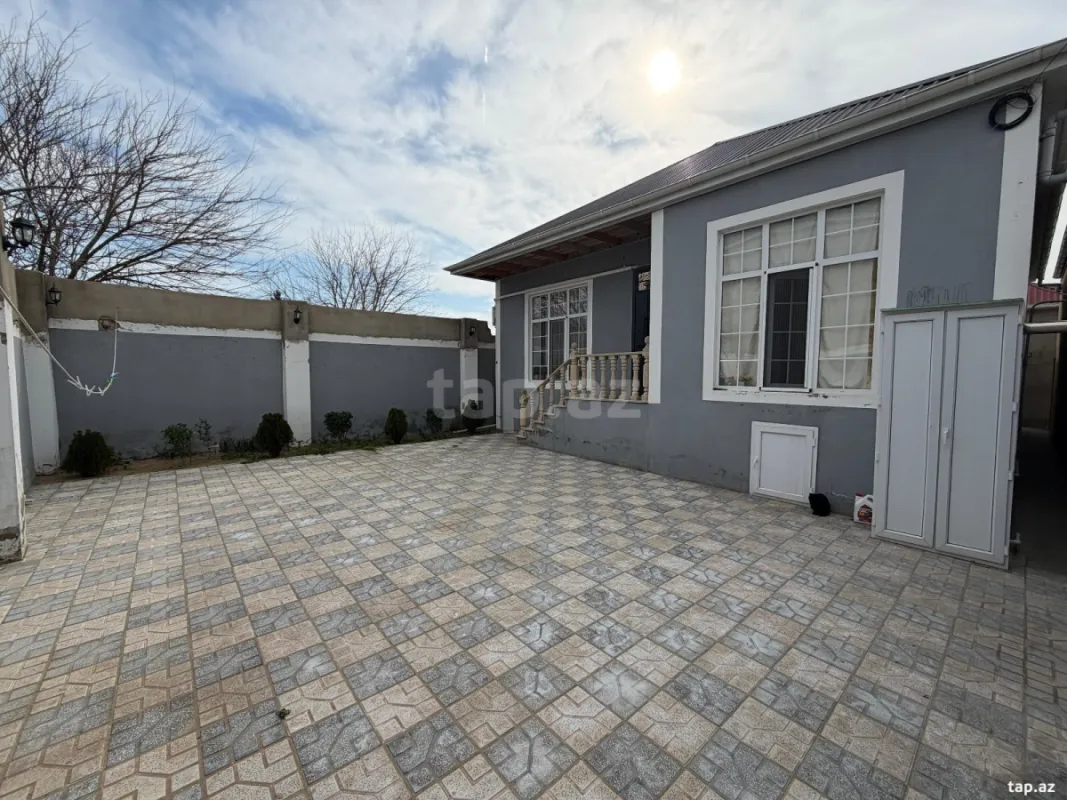 Satılır 4 otaqlı həyət evi