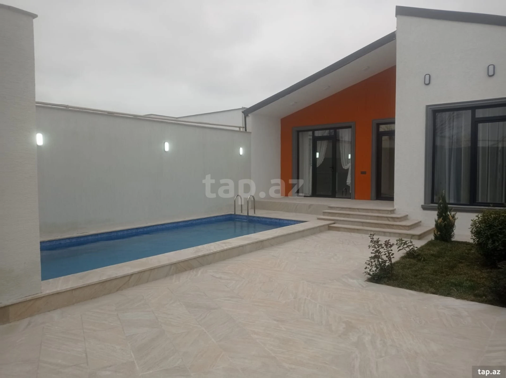 Satılır 4 otaqlı həyət evi