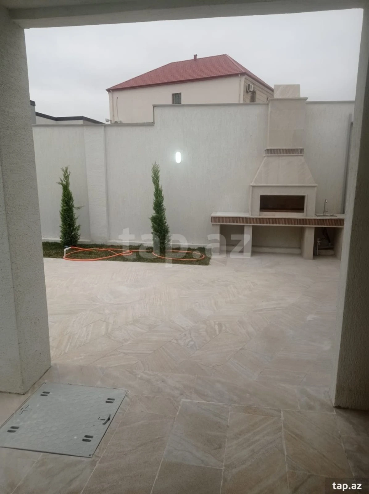 Satılır 4 otaqlı həyət evi