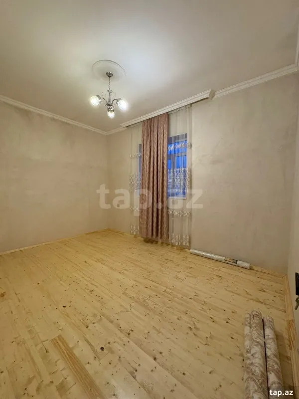 Satılır 4 otaqlı həyət evi