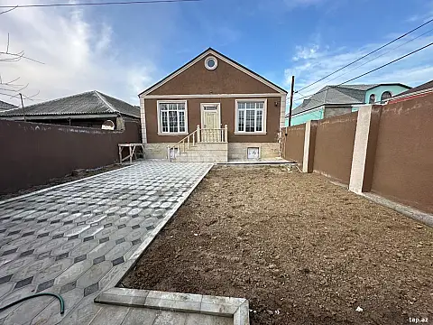 Satılır 4 otaqlı həyət evi