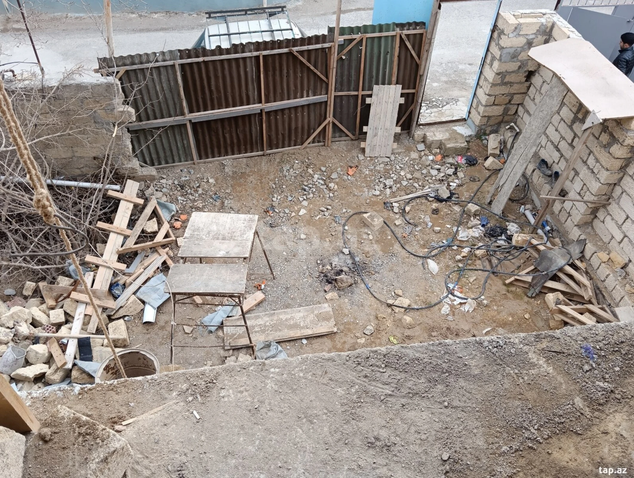 Satılır 5 otaqlı həyət evi