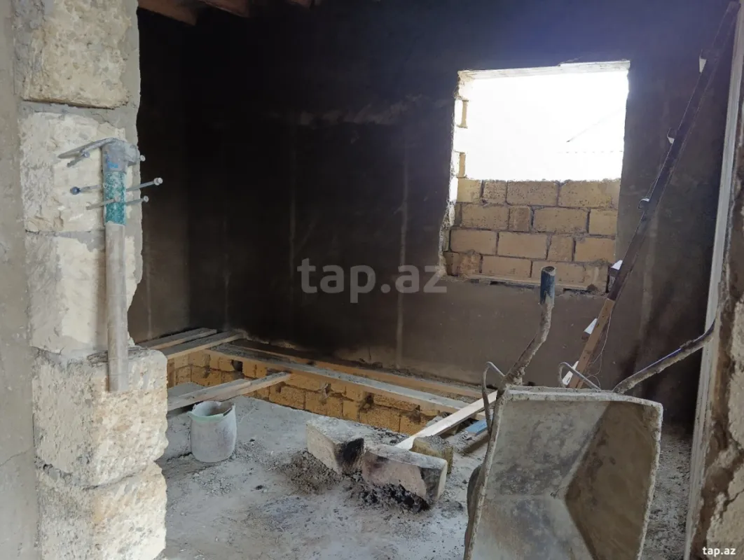 Satılır 5 otaqlı həyət evi