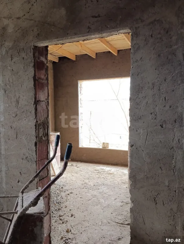 Satılır 5 otaqlı həyət evi