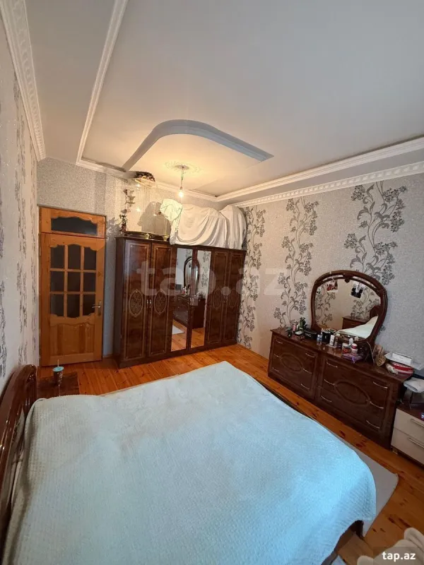 Satılır 4 otaqlı həyət evi