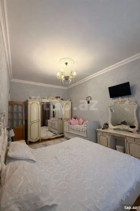 Satılır 4 otaqlı həyət evi