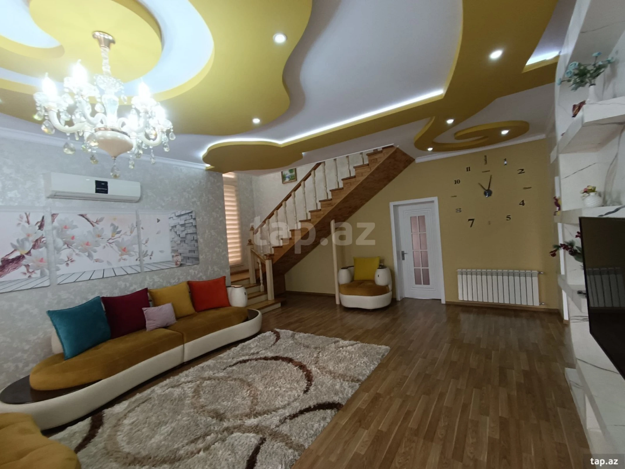 Satılır 6 otaqlı həyət evi