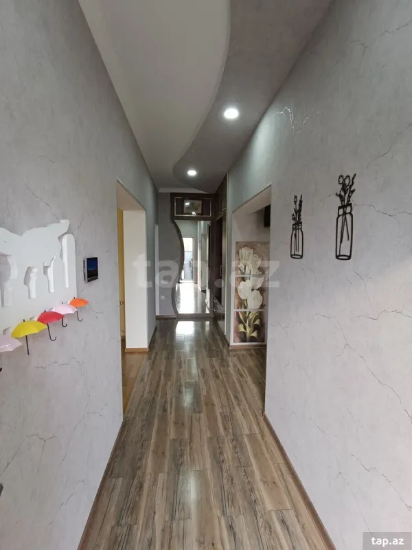 Satılır 6 otaqlı həyət evi