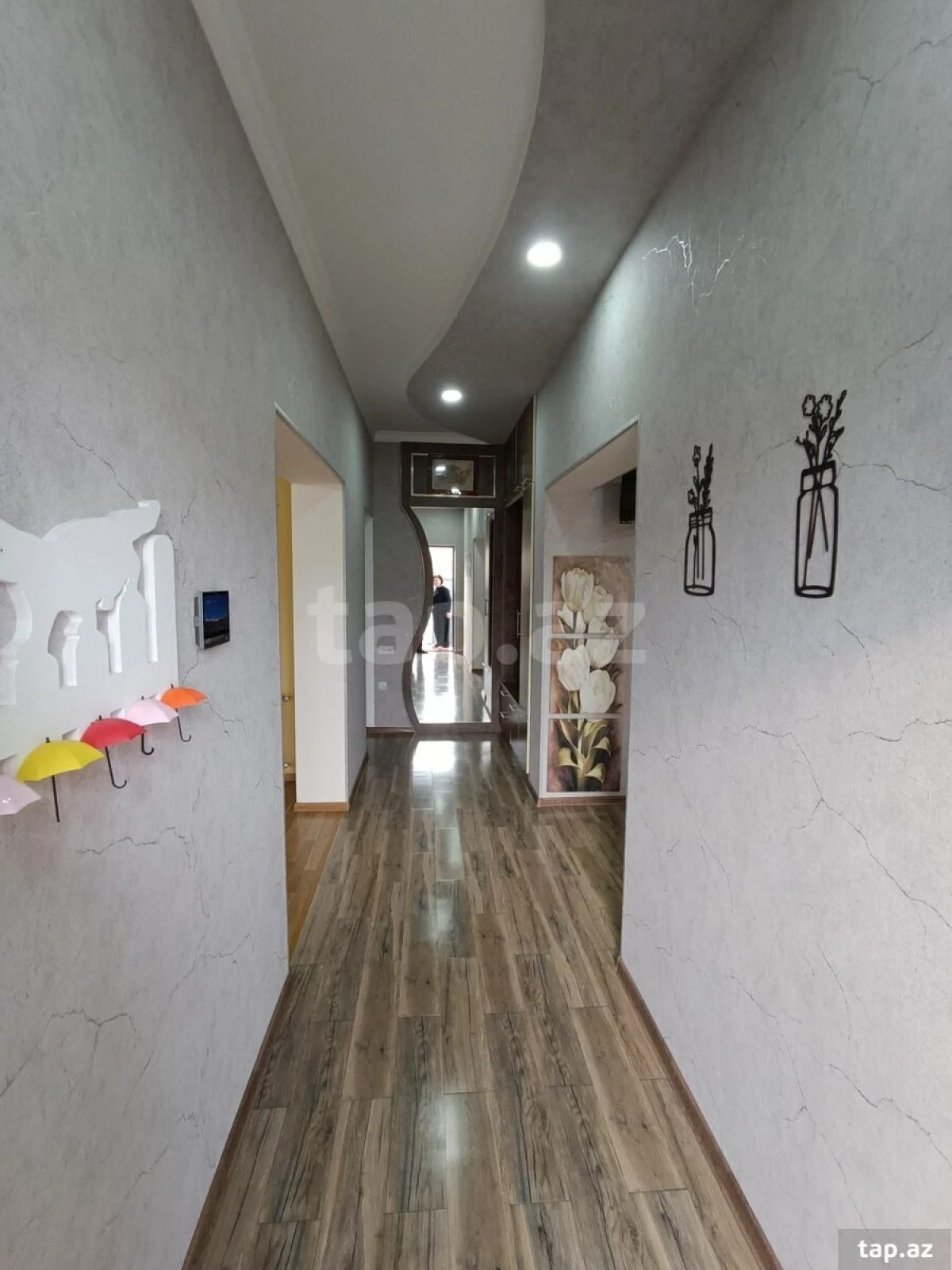 Satılır 6 otaqlı həyət evi