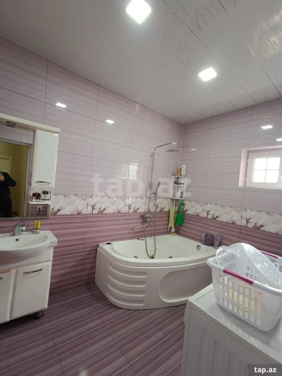 Satılır 6 otaqlı həyət evi