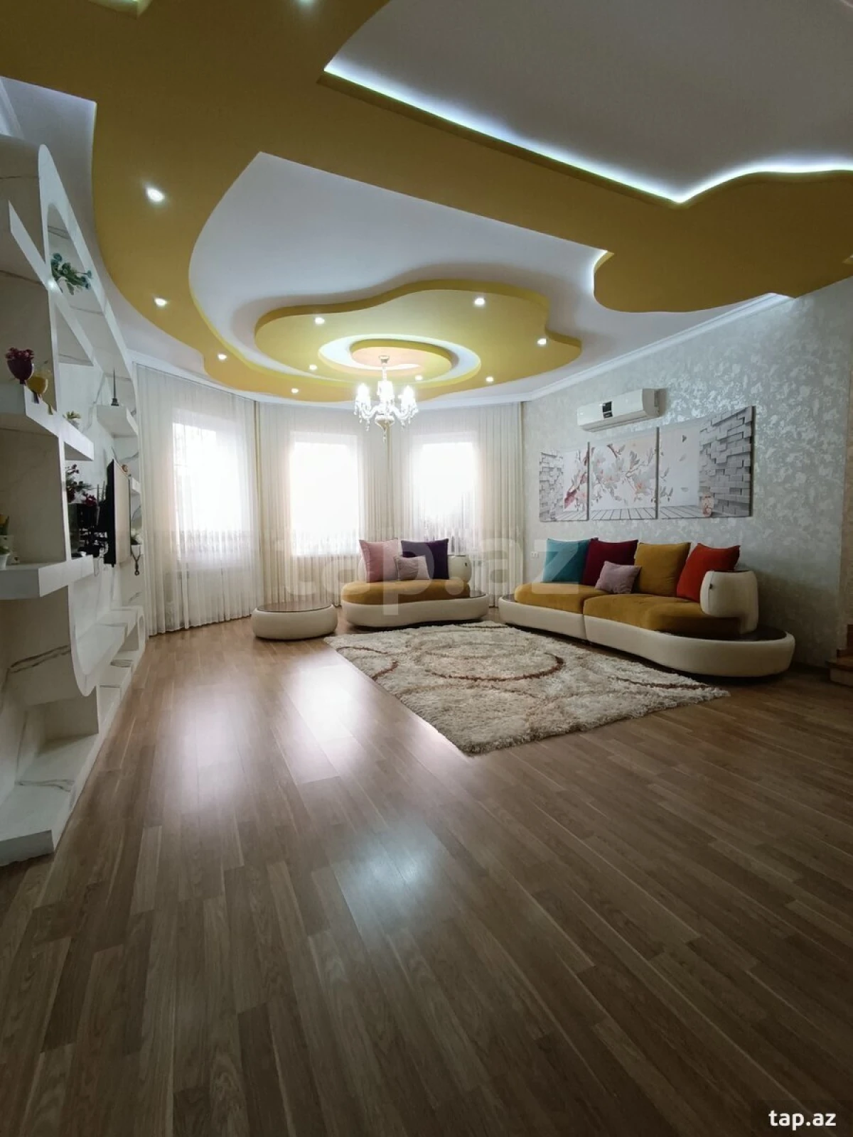 Satılır 6 otaqlı həyət evi