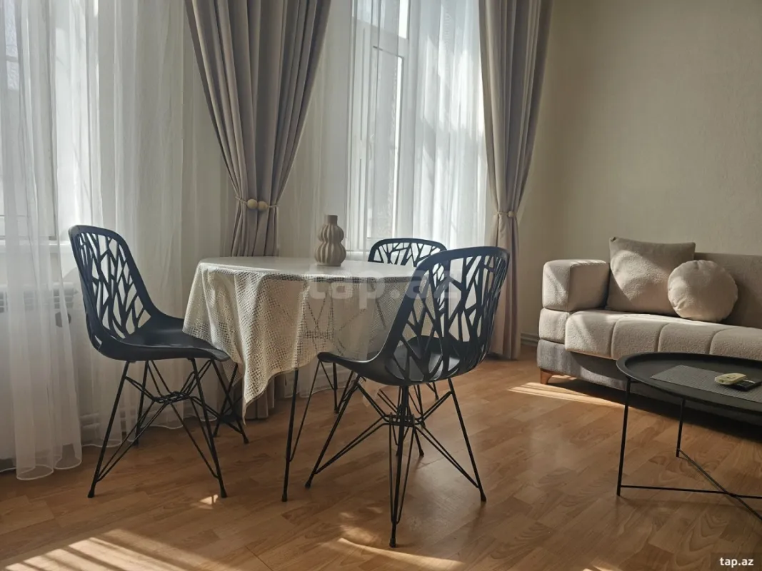 Kirayə verilir 2 otaqlı mənzil 50 m²