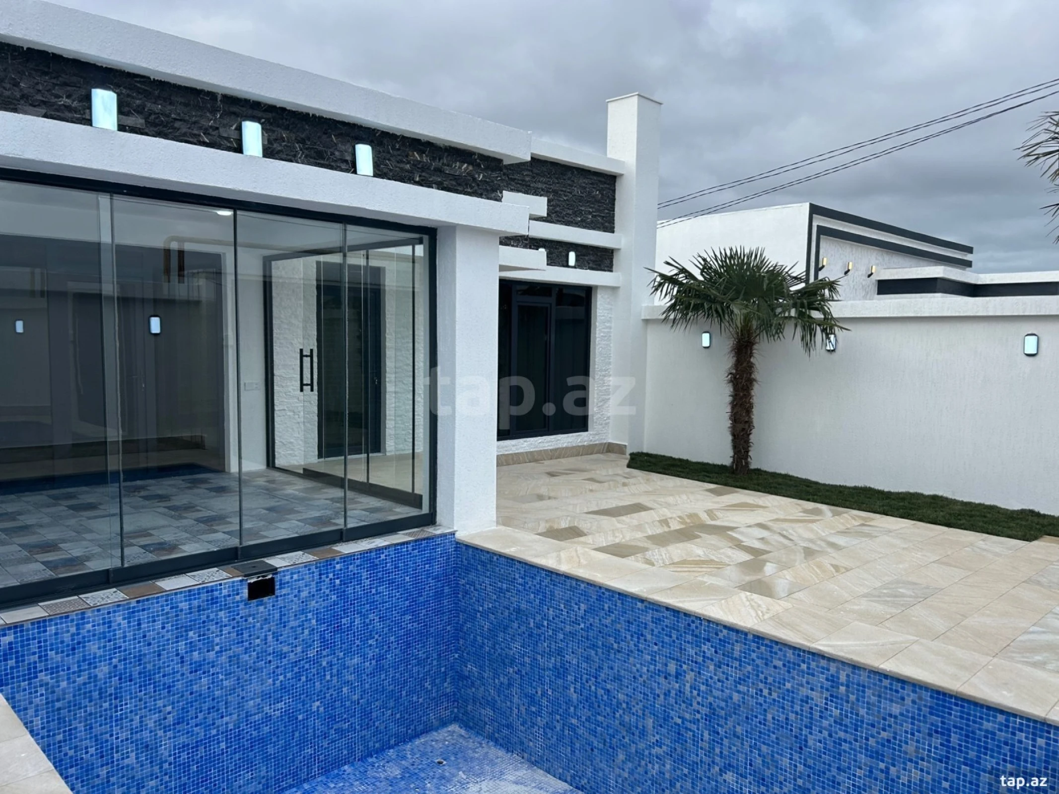 Satılır 4 otaqlı həyət evi