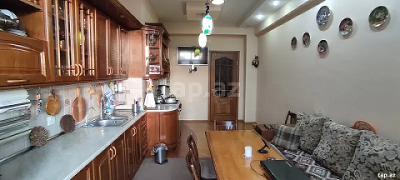 Satılır 4 otaqlı yeni tikili 209 m²