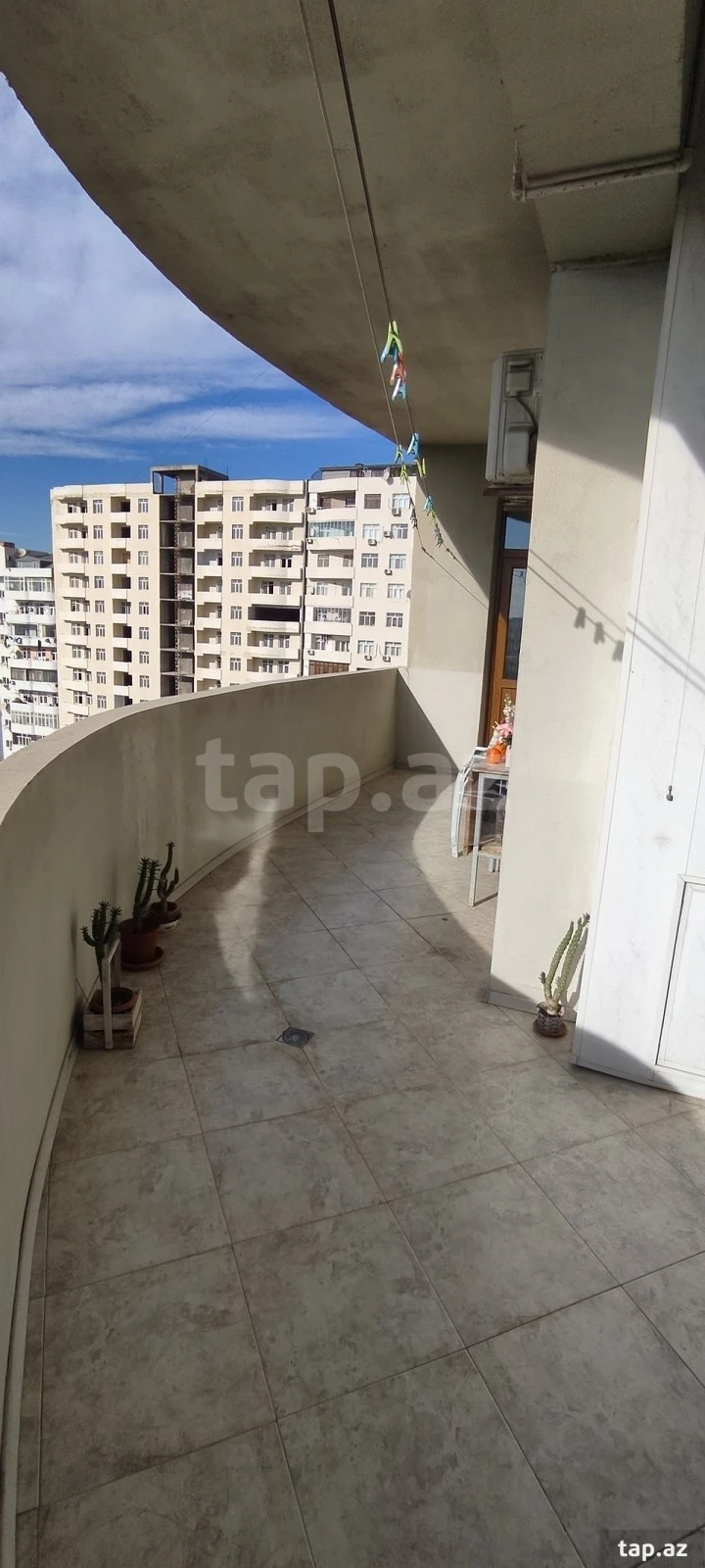 Satılır 4 otaqlı yeni tikili 209 m²