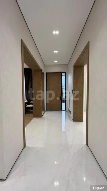 Satılır 5 otaqlı həyət evi