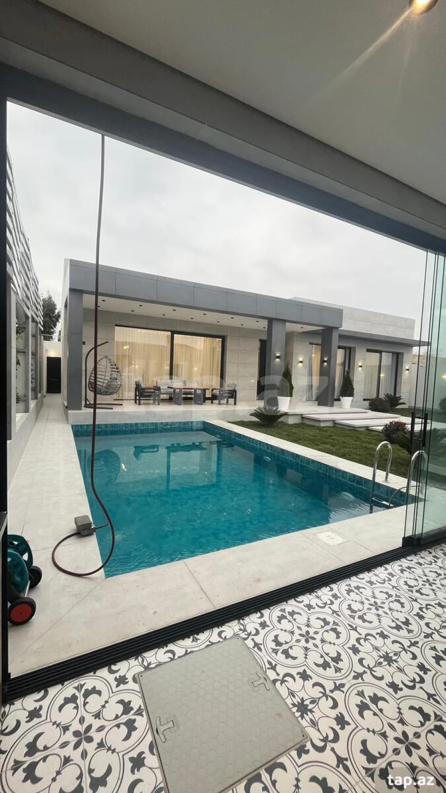 Satılır 5 otaqlı həyət evi