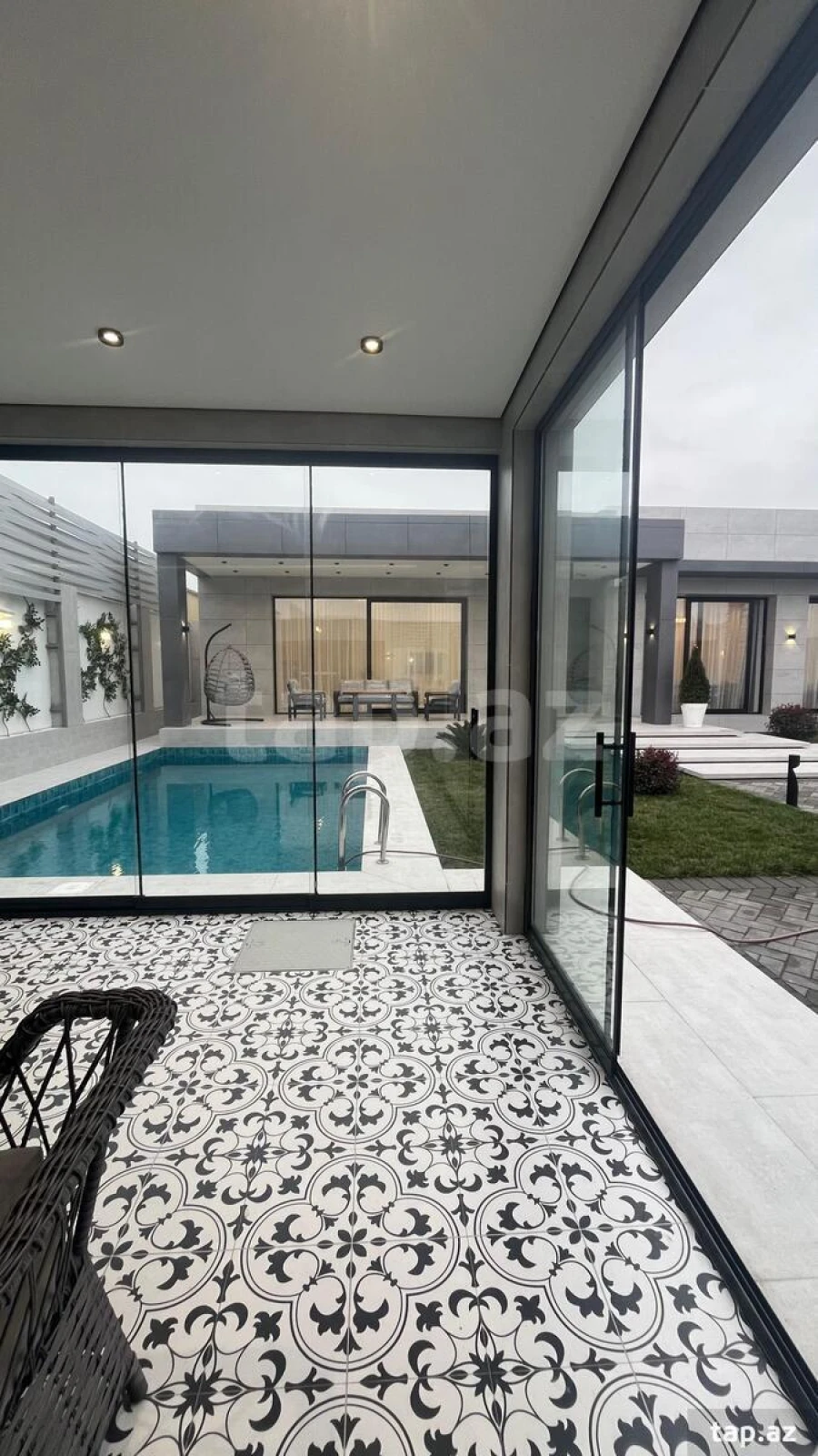 Satılır 5 otaqlı həyət evi