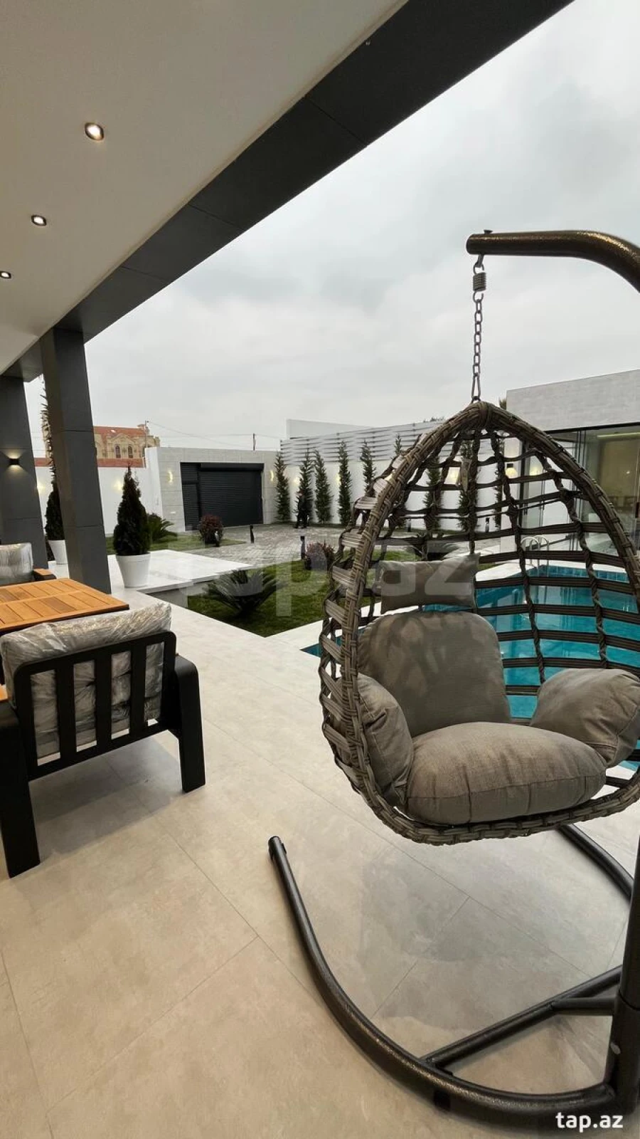 Satılır 5 otaqlı həyət evi