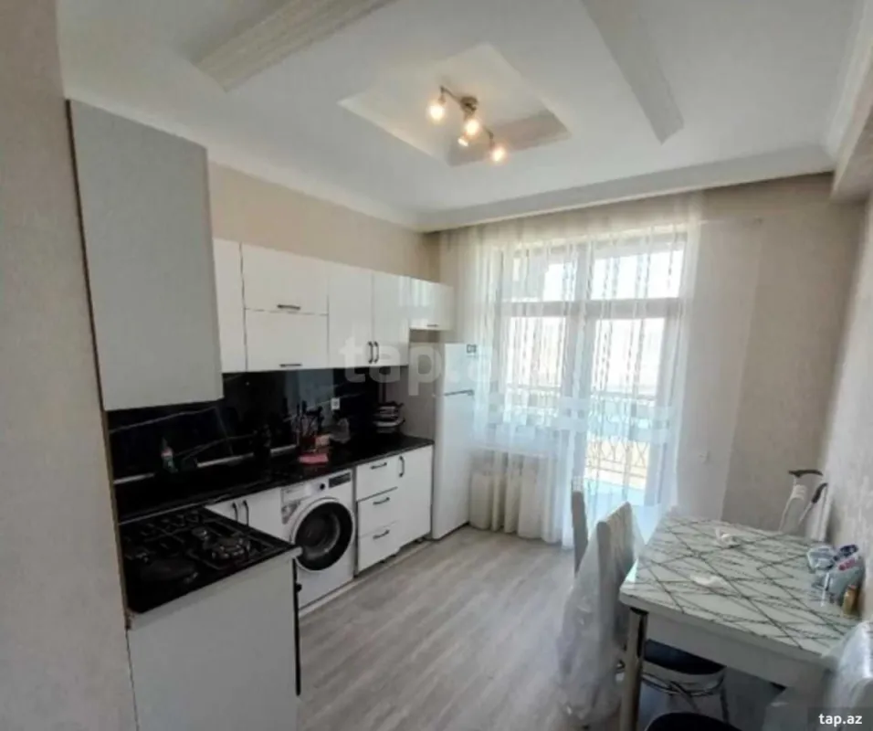 Kirayə verilir 3 otaqlı yeni tikili 85 m²