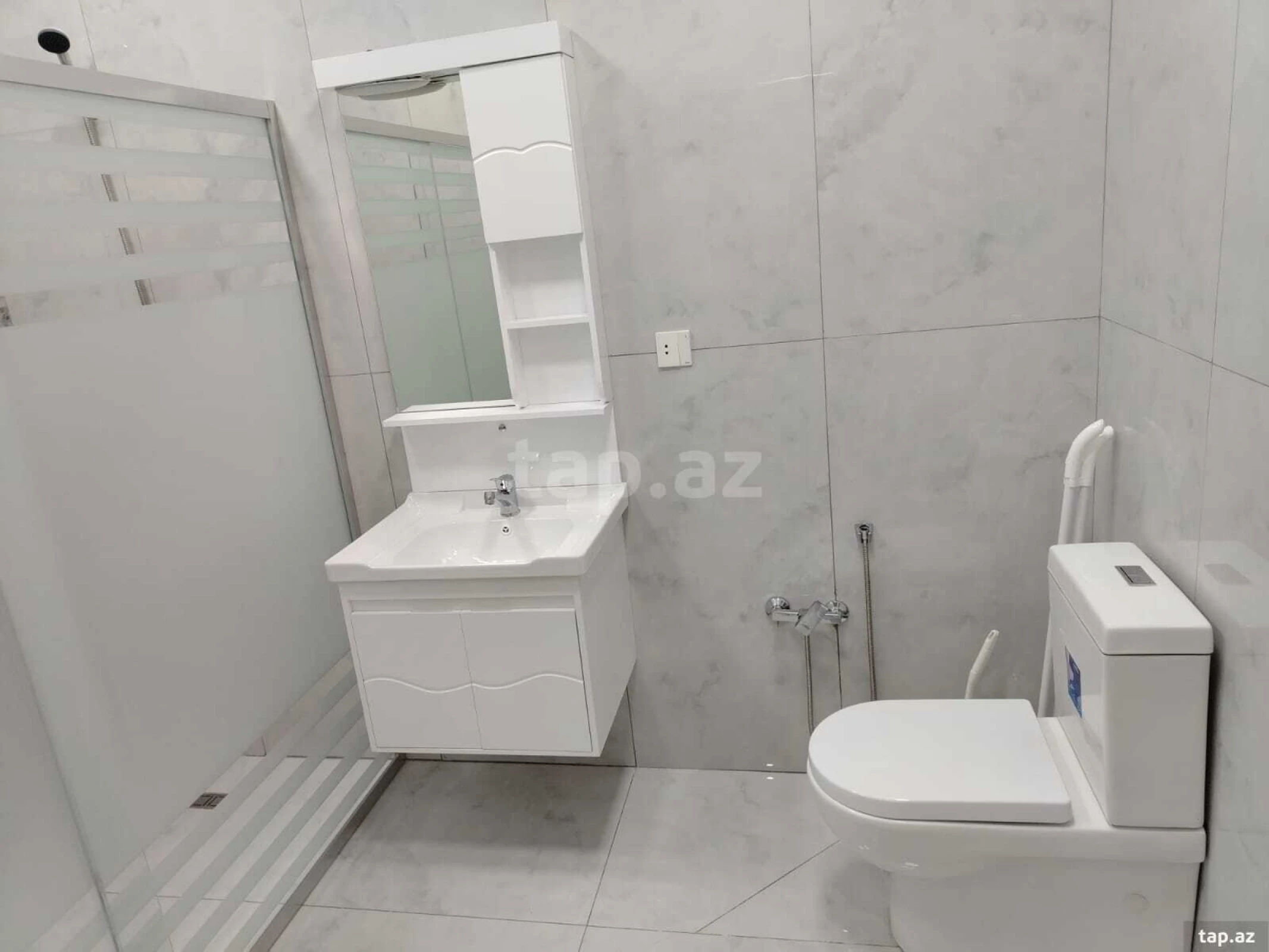 Kirayə verilir 1 otaqlı yeni tikili 45 m²